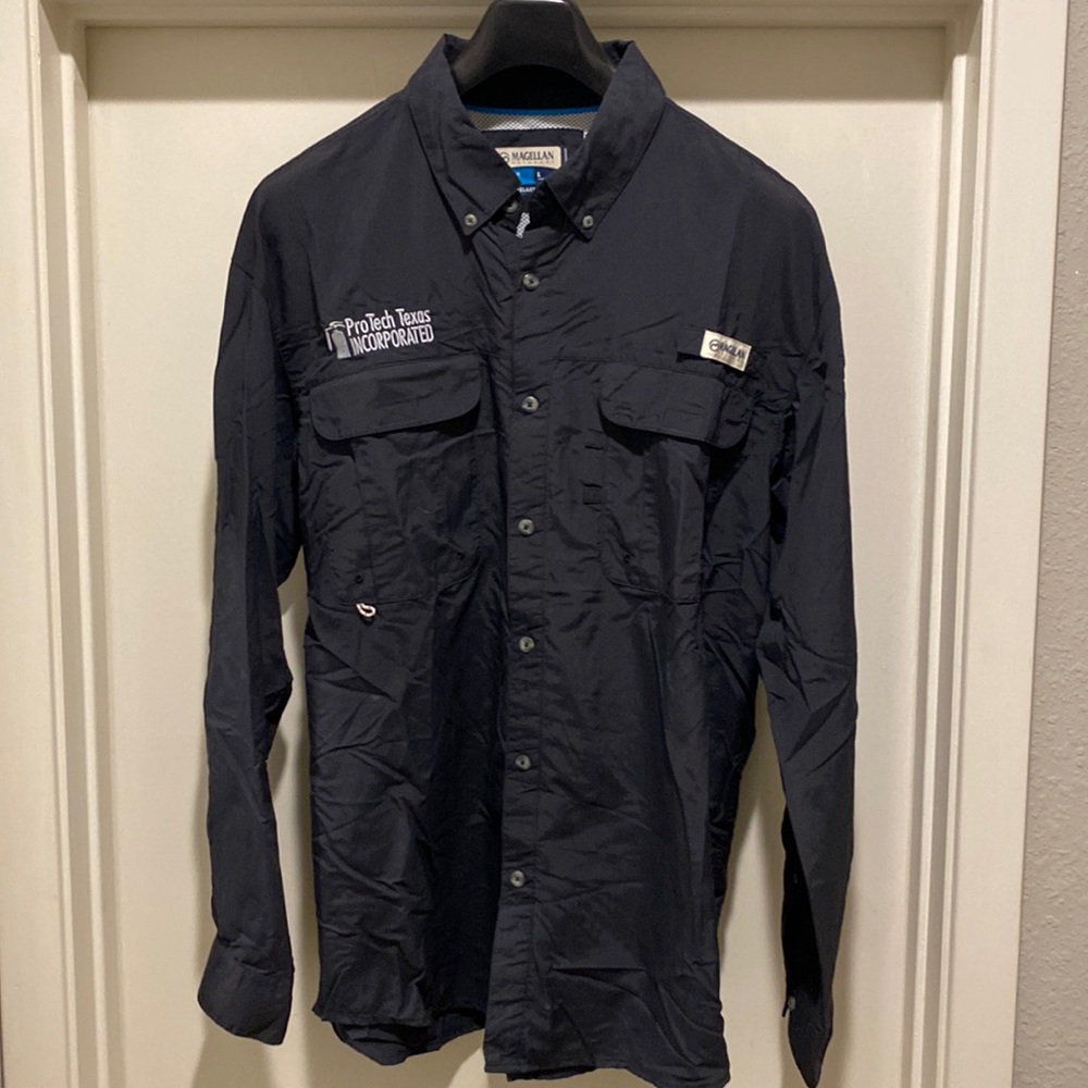 Magellan Moisture Wick Fishing Shirt. Size Large.